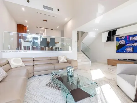 18 Port Side Drive Fort Lauderdale FL 33316
