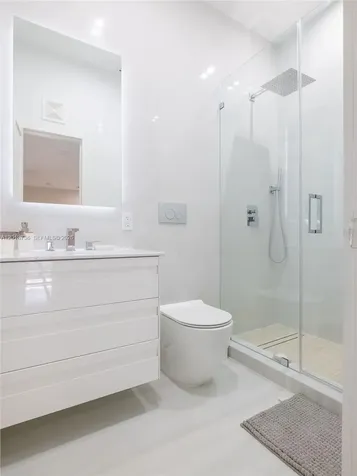 18 Port Side Drive Fort Lauderdale FL 33316
