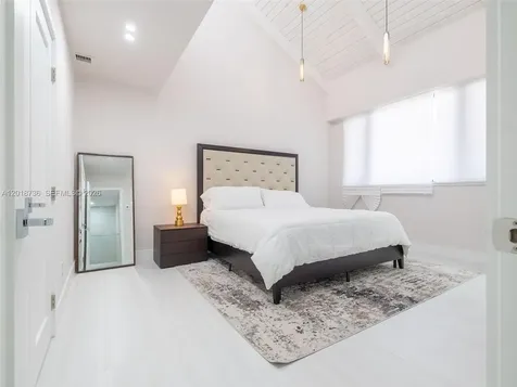18 Port Side Drive Fort Lauderdale FL 33316