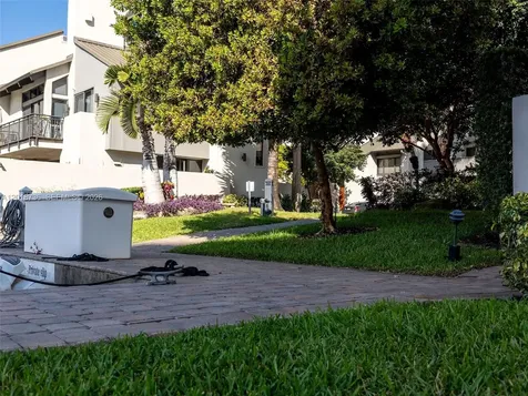 18 Port Side Drive Fort Lauderdale FL 33316