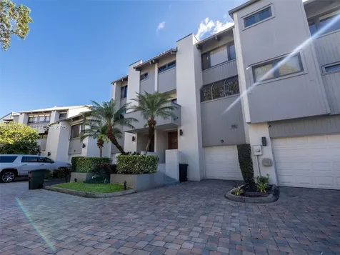 18 Port Side Drive Fort Lauderdale FL 33316