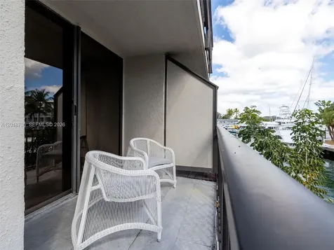 18 Port Side Drive Fort Lauderdale FL 33316