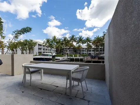 18 Port Side Drive Fort Lauderdale FL 33316