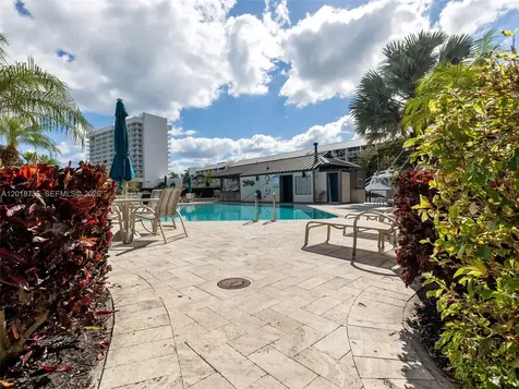 18 Port Side Drive Fort Lauderdale FL 33316