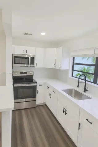 417 NW 2nd Avenue Hallandale Beach FL 33009