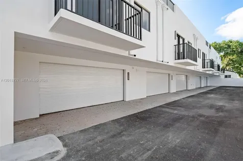 724 NW 55th Terrace Miami FL 33127