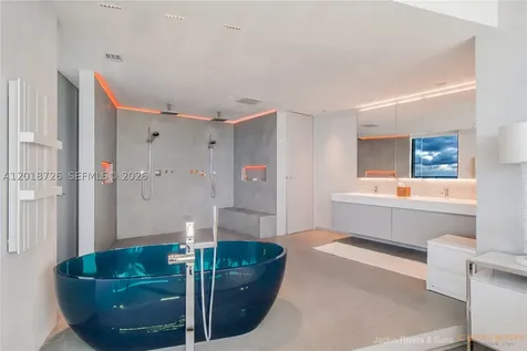 18555 Collins Avenue Sunny Isles Beach FL 33160