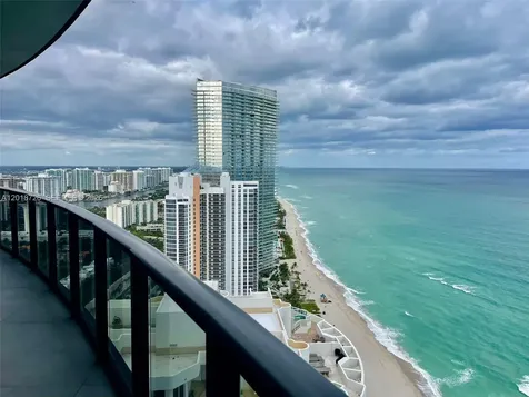 18555 Collins Avenue Sunny Isles Beach FL 33160