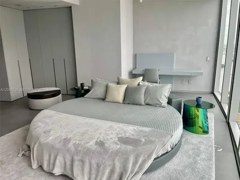 18555 Collins Avenue Sunny Isles Beach FL 33160