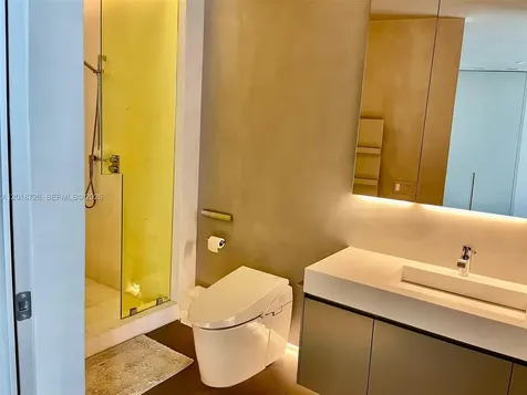 18555 Collins Avenue Sunny Isles Beach FL 33160