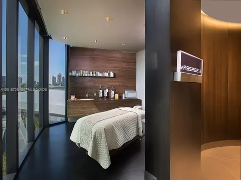 18555 Collins Avenue Sunny Isles Beach FL 33160