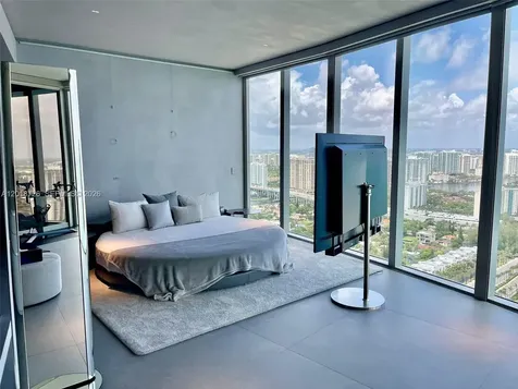 18555 Collins Avenue Sunny Isles Beach FL 33160