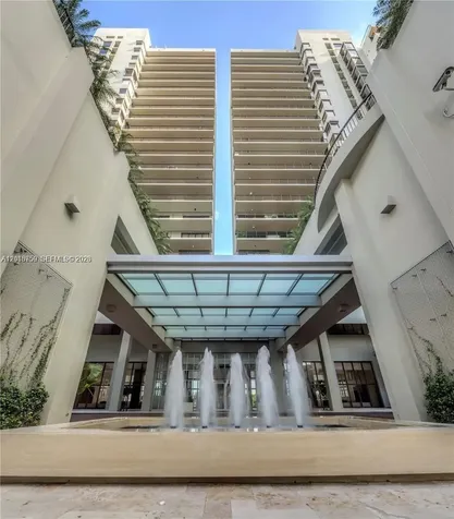 1000 Venetian Way Miami FL 33139