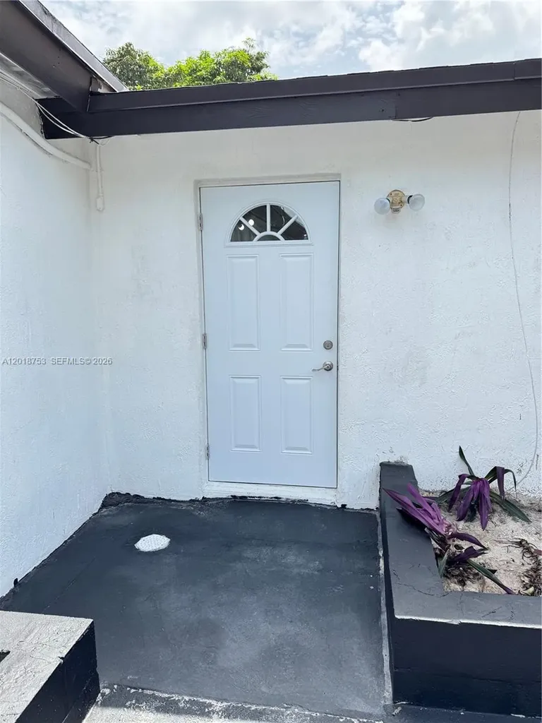 414 N 60th Way Hollywood FL 33024