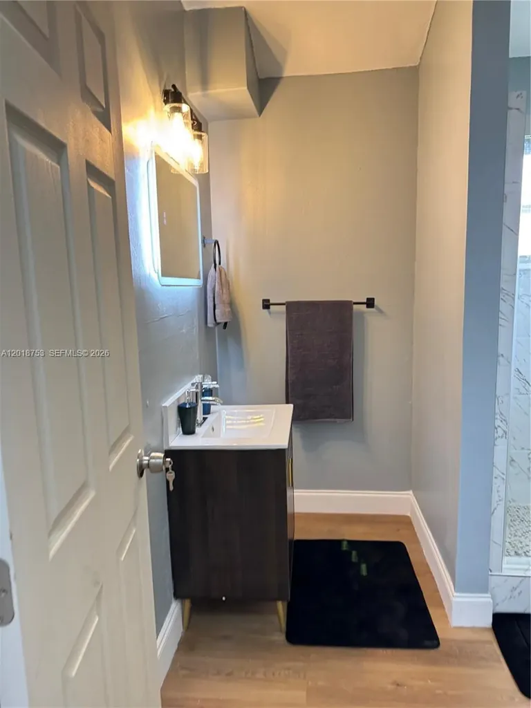 414 N 60th Way Hollywood FL 33024