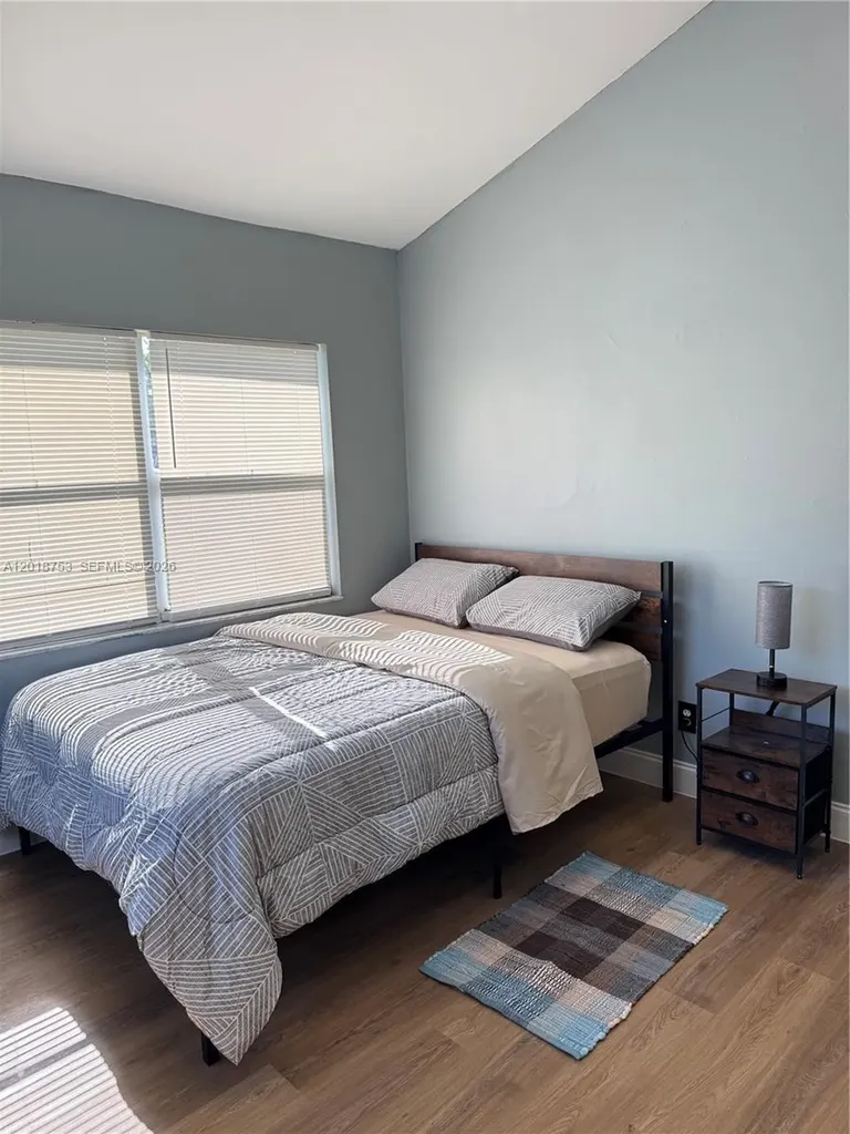 414 N 60th Way Hollywood FL 33024