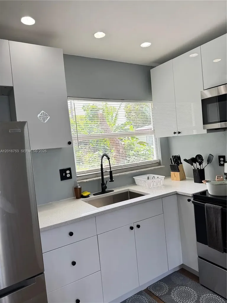 414 N 60th Way Hollywood FL 33024