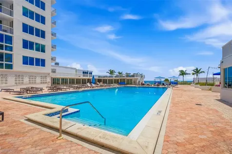 5401 Collins Avenue Miami Beach FL 33140