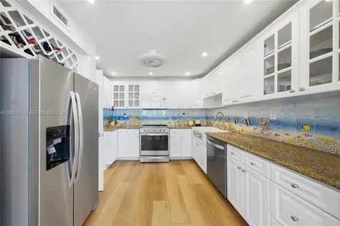 5401 Collins Avenue Miami Beach FL 33140