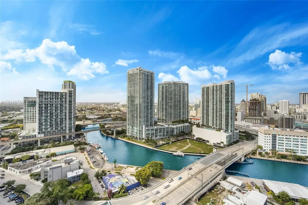68 SE 6th Street Miami FL 33131