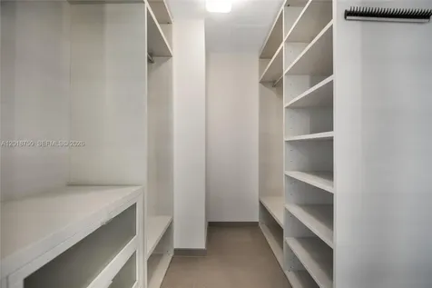 68 SE 6th Street Miami FL 33131