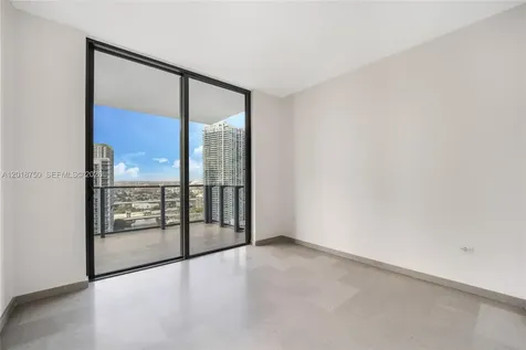 68 SE 6th Street Miami FL 33131