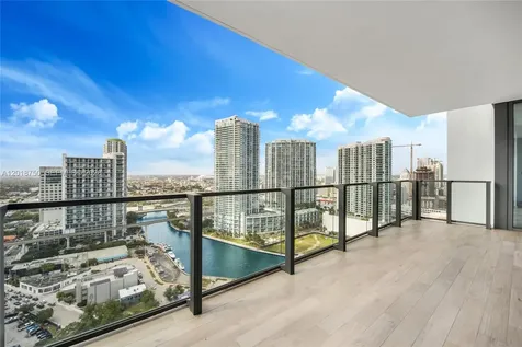 68 SE 6th Street Miami FL 33131