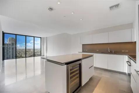 68 SE 6th Street Miami FL 33131
