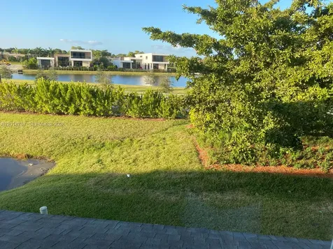 38 Key West Court Weston FL 33326