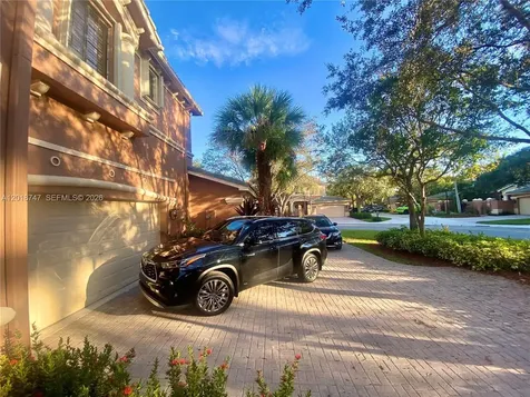 2816 Kinsington Circle Weston FL 33332
