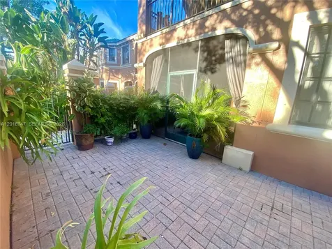 2816 Kinsington Circle Weston FL 33332