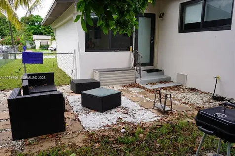 17601 NE 5th Court North Miami Beach FL 33162