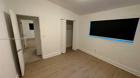 17601 NE 5th Court North Miami Beach FL 33162