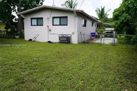 17601 NE 5th Court North Miami Beach FL 33162