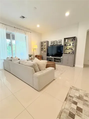 4404 E Whitewater Avenue Weston FL 33332