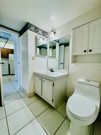 3675 N Country Club Drive Aventura FL 33180