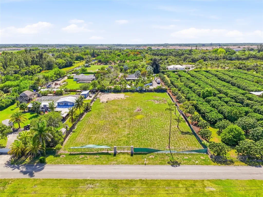 23761 SW 106 Miami FL 33032