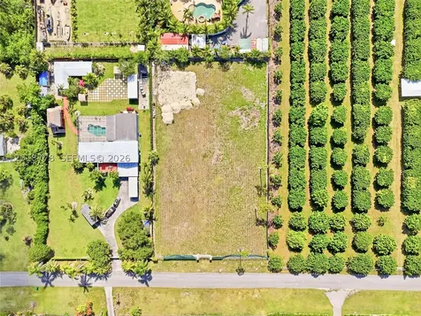 23600 SW 122 Avenue Miami FL 33032