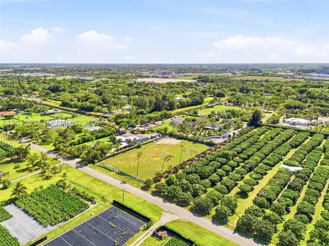 23600 SW 122 Avenue Miami FL 33032