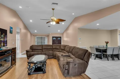 7817 Sunflower Drive Margate FL 33063