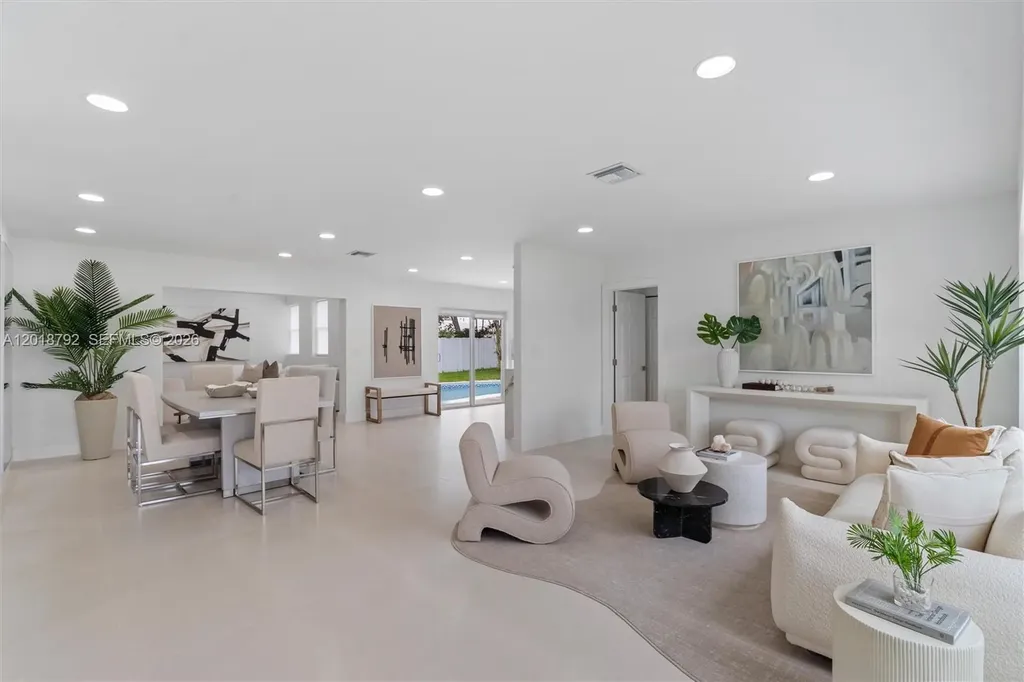 4211 NE 27th Avenue Lighthouse Point FL 33064