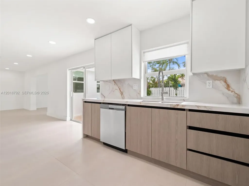 4211 NE 27th Avenue Lighthouse Point FL 33064