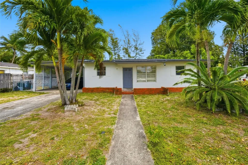 4621 SW 31st Drive West Park FL 33023