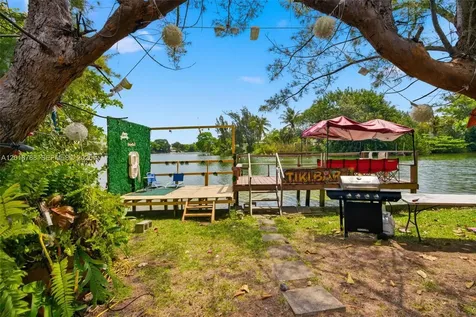 4621 SW 31st Drive West Park FL 33023