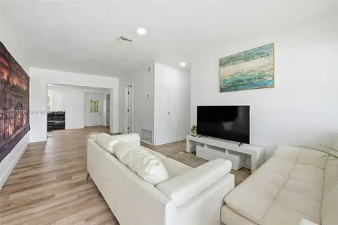 4621 SW 31st Drive West Park FL 33023