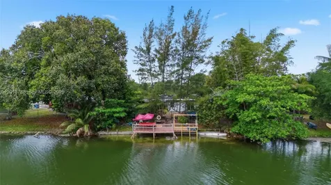 4621 SW 31st Drive West Park FL 33023