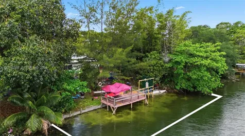 4621 SW 31st Drive West Park FL 33023