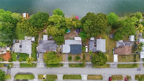 4621 SW 31st Drive West Park FL 33023