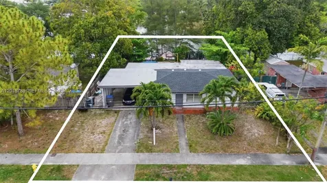 4621 SW 31st Drive West Park FL 33023