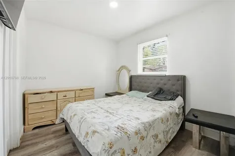 4621 SW 31st Drive West Park FL 33023